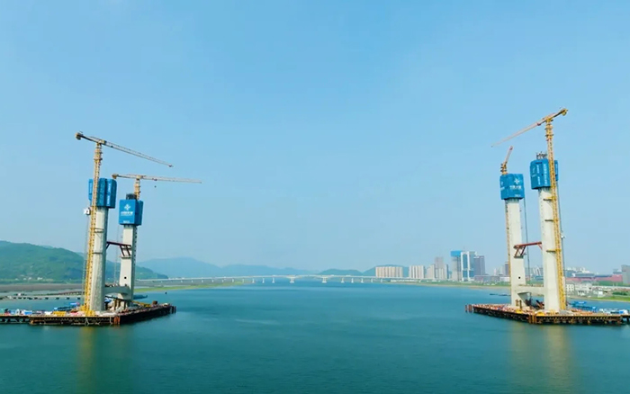 飞渡东海 | 凯时娱乐群塔助建六横公路大桥一期工程