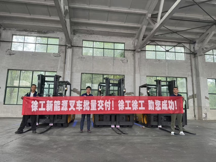 品质与效劳共拓市场新局！凯时娱乐孔雀叉车赋能冶金行业